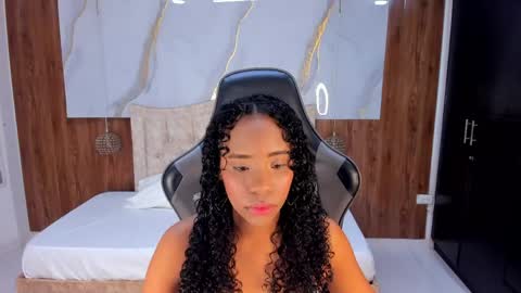 lia_16_ online show from 05-25-26, 11:05