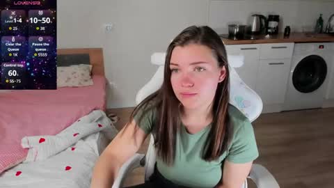 lia_2002_ online show from 04-16-26, 01:23