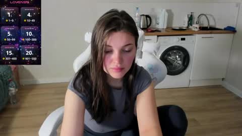 lia_2002_ online show from 04-25-26, 12:52