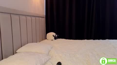 Snapshot of lia_flores chatting on 10-08-25, 10:13 Lia online show from 10-08-25, 10:13