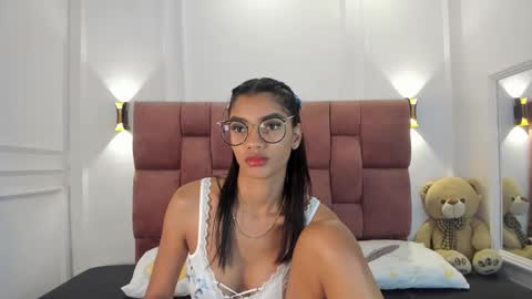 Lia online show from 01-11-25, 05:20