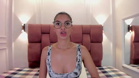 Lia online show from 01-30-25, 04:06