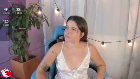 Snapshot of lia_little18 chatting on 06-11-26, 12:32 lia_little18 online show from 06-11-26, 12:32