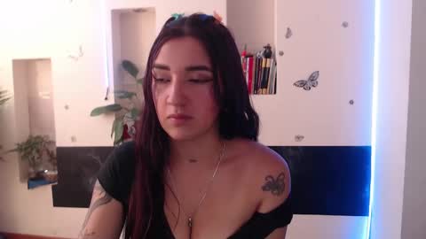 Lia Mitch online show from 01-22-25, 06:41