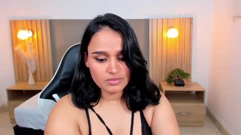 Lia  online show from 01-23-25, 09:39