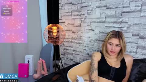 lia summer1 online show from 11-27-25, 09:17