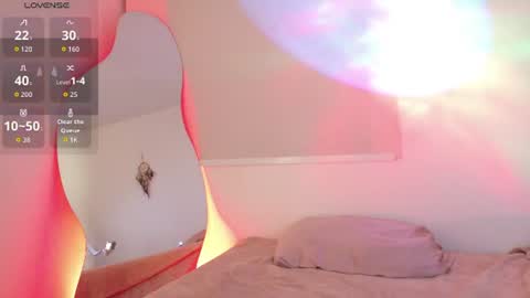 Lia online show from 06-18-26, 12:22