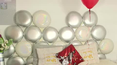 lia_valmont online show from 02-12-26, 03:56