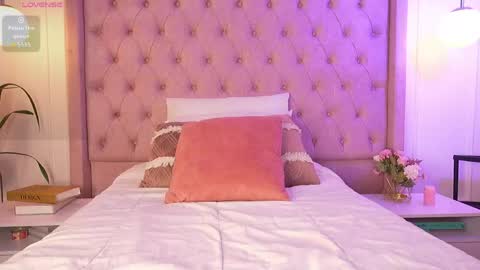 Snapshot of lia_velez_ chatting on 05-14-26, 03:57 LIA online show from 05-14-26, 03:57