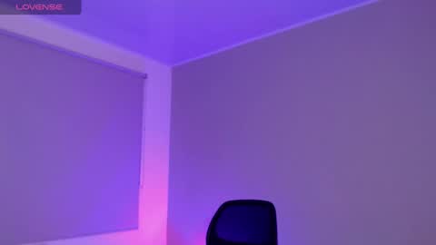 Snapshot of liaa_cute_ chatting on 11-19-25, 09:59 lia online show from 11-19-25, 09:59