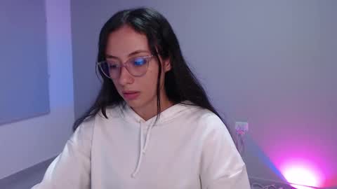 Snapshot of liaa_cute_ chatting on 01-07-26, 12:13 lia online show from 01-07-26, 12:13