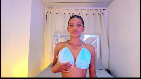 Snapshot of liaa_taylor1 chatting on 03-11-26, 11:33 Lia online show from 03-11-26, 11:33