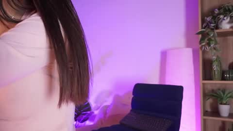 Lia  online show from 04-25-26, 01:41