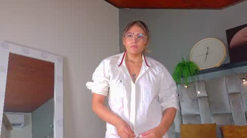 Snapshot of liaamoretti__ chatting on 07-07-26, 06:47 L I A online show from 07-07-26, 06:47
