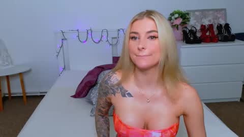 Lia online show from 02-14-26, 09:17