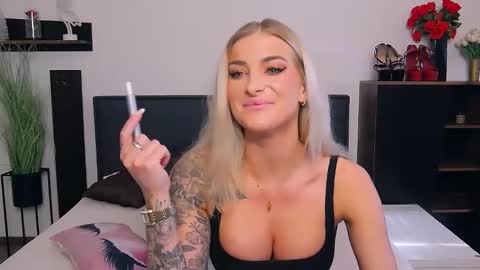 Lia online show from 06-08-26, 10:26