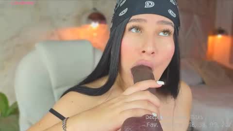Snapshot of liacox chatting on 02-28-25, 05:37 Lia Cox online show from 02-28-25, 05:37