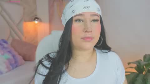 Snapshot of liacox chatting on 09-10-25, 03:06 Lia Cox online show from 09-10-25, 03:06