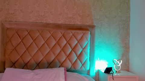 Snapshot of liaflowers chatting on 01-22-25, 01:10 Lia online show from 01-22-25, 01:10