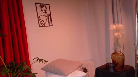 Snapshot of liafox_b chatting on 06-27-26, 03:44 LiaFox b online show from 06-27-26, 03:44