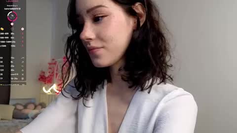 Snapshot of liaglamour chatting on 03-22-26, 10:40 Lia online show from 03-22-26, 10:40