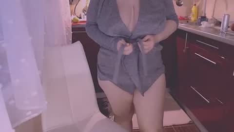 miss Lia  colection for travel online show from 07-12-26, 02:24