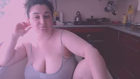 miss Lia  colection for travel online show from 07-20-26, 09:34