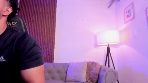 Snapshot of liam_colliins chatting on 06-12-26, 11:53 Liam Collins online show from 06-12-26, 11:53