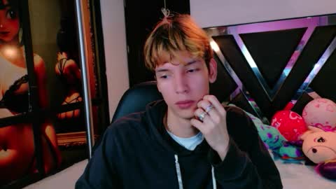 liam_green1 online show from 02-17-26, 12:01