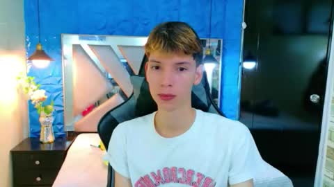 liam_green1 online show from 03-12-26, 12:33