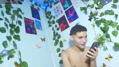 liam_honey18 online show from 05-06-26, 01:36