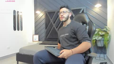 LIAM KLEIN online show from 10-01-25, 11:16