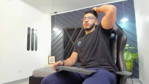 LIAM KLEIN online show from 11-03-25, 11:11