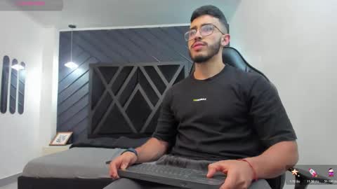 LIAM KLEIN online show from 11-10-25, 11:20