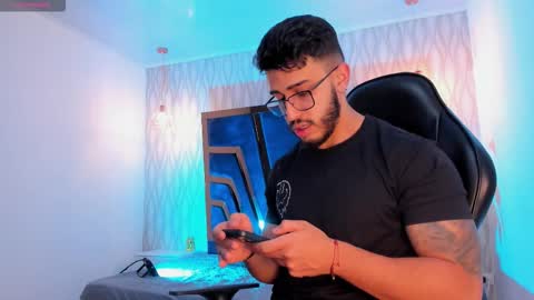 LIAM KLEIN online show from 11-24-25, 11:32