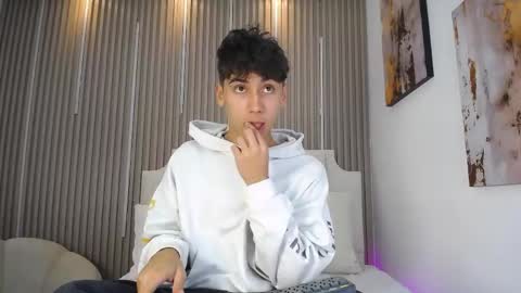 LIAM online show from 04-25-26, 01:03