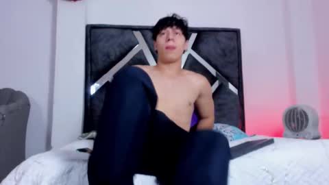 Snapshot of liam_saint chatting on 01-12-26, 12:10 Call me Lian online show from 01-12-26, 12:10