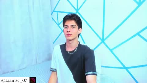 Snapshot of liam_scott77 chatting on 06-06-26, 02:33 Liam scott77 online show from 06-06-26, 02:33