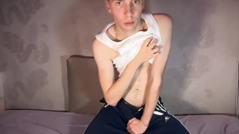 Snapshot of liam_shadow chatting on 05-28-26, 01:19 Liam Shadow online show from 05-28-26, 01:19