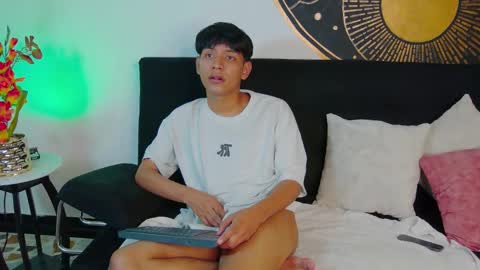 Snapshot of liam_sinclair chatting on 02-17-26, 08:48 Liam online show from 02-17-26, 08:48