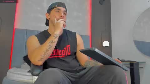 Snapshot of liam_walk chatting on 03-09-26, 11:09 Liam online show from 03-09-26, 11:09