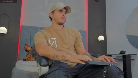 Snapshot of liam_walk chatting on 03-10-26, 11:10 Liam online show from 03-10-26, 11:10