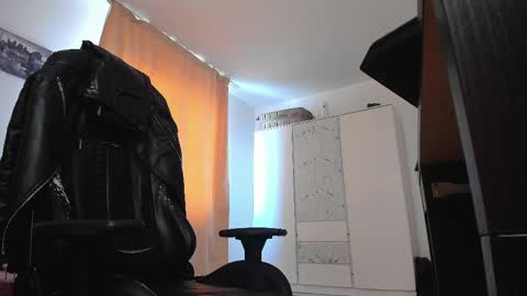 Snapshot of liamaesthetic chatting on 05-12-26, 07:38 Liam online show from 05-12-26, 07:38