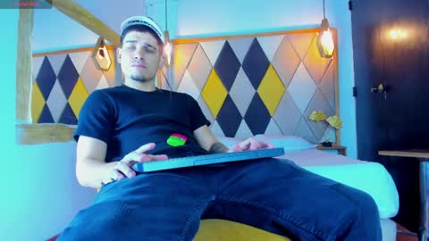 Liam online show from 04-19-26, 03:28