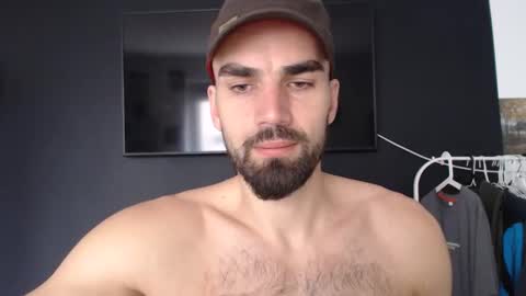liam online show from 11-06-25, 09:43