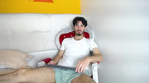Snapshot of liamluxe chatting on 12-14-24, 12:23 LiamLuxe online show from 12-14-24, 12:23