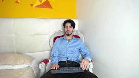 Snapshot of liamluxe chatting on 12-20-24, 12:49 LiamLuxe online show from 12-20-24, 12:49