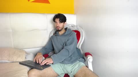 Snapshot of liamluxe chatting on 12-21-24, 12:38 LiamLuxe online show from 12-21-24, 12:38