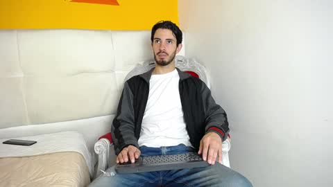 Snapshot of liamluxe chatting on 12-28-24, 12:35 LiamLuxe online show from 12-28-24, 12:35