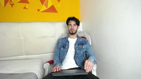 Snapshot of liamluxe chatting on 01-05-25, 12:10 LiamLuxe online show from 01-05-25, 12:10